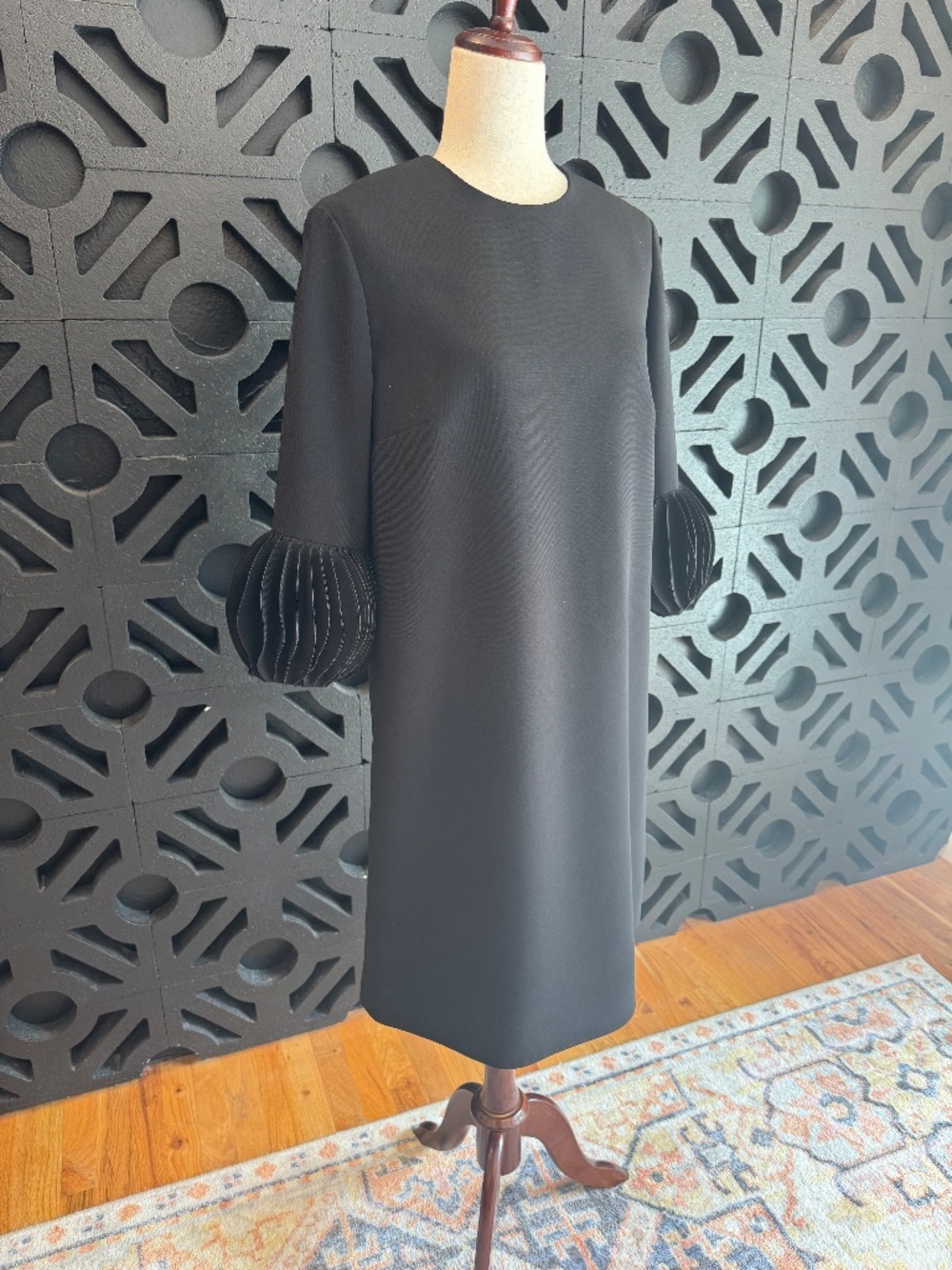 Catherine Regehr Vancouver Black Pleated Lantern Sleeve Shift Dress M